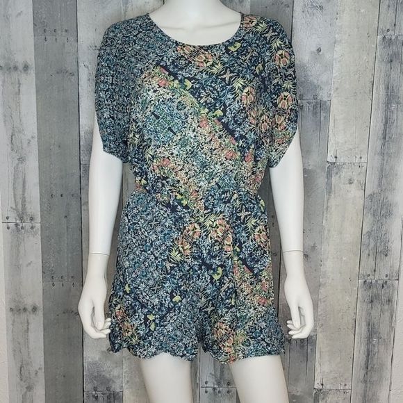 BCBGeneration Floral Multi Romper - Picture 2 of 14